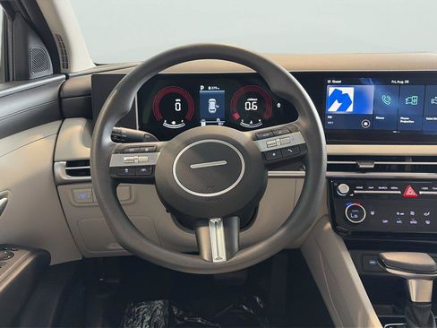 Certified 2025 Hyundai Tucson SEL AWD/4WD image 12