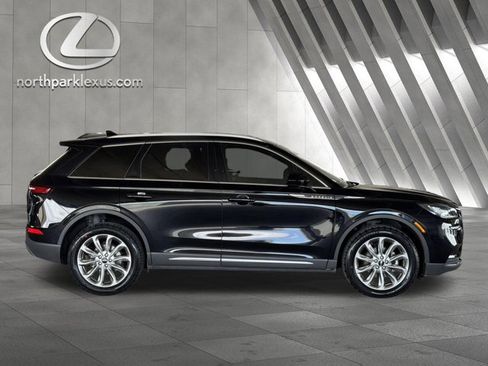 Used 2022 Lincoln Corsair FWD w/ Premium Package image 4