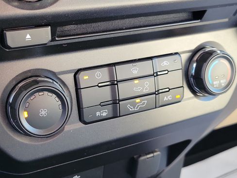 Used 2018 Ford F150 XLT w/ Equipment Group 301A Mid RWD image 28