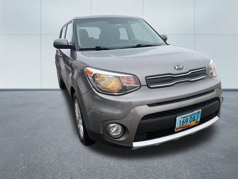 Used 2018 Kia Soul + image 2