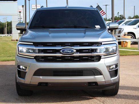 Used 2023 Ford Expedition Limited AWD/4WD image 3