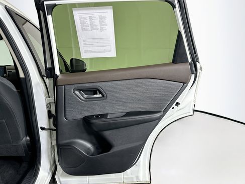 Used 2023 Nissan Rogue SV FWD image 30