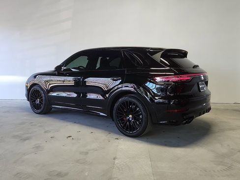 Certified 2023 Porsche Cayenne GTS AWD/4WD image 3