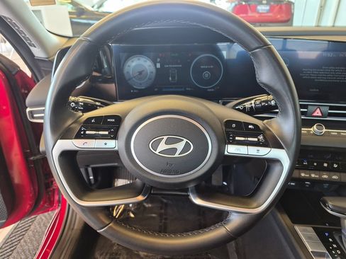 Used 2025 Hyundai Elantra SEL FWD image 18