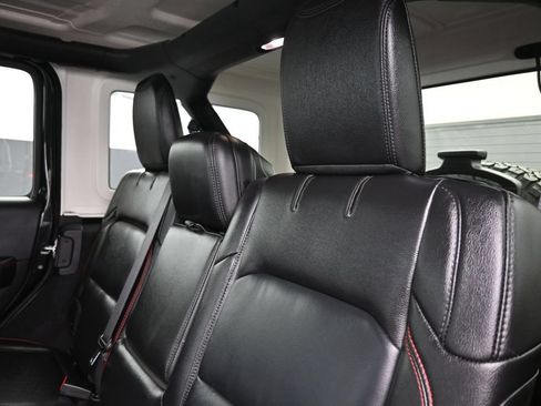 Used 2018 Jeep Wrangler Unlimited Rubicon w/ Dual Top Group AWD/4WD image 24