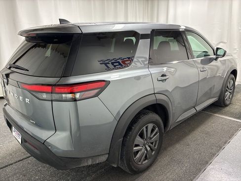 Used 2024 Nissan Pathfinder S image 4