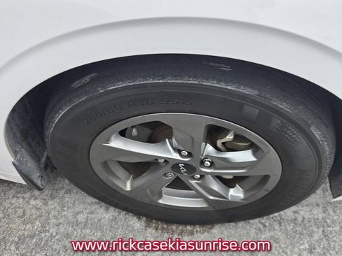 Used 2023 Kia K5 LXS FWD image 7