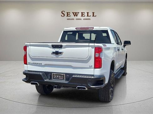 Used 2025 Chevrolet Silverado 1500 LT Trail Boss w/ Convenience Package II AWD/4WD image 5