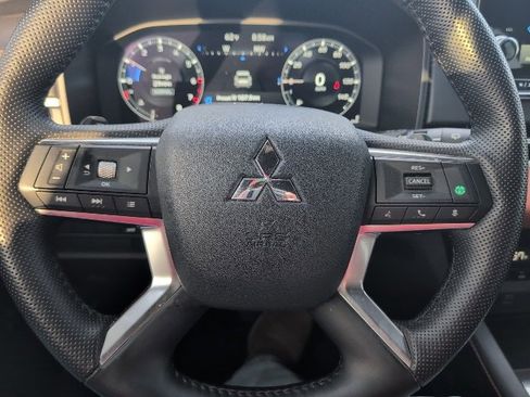 Used 2024 Mitsubishi Outlander SEL Black Edition image 12