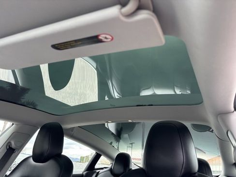 Used 2019 Tesla Model 3 Performance image 15