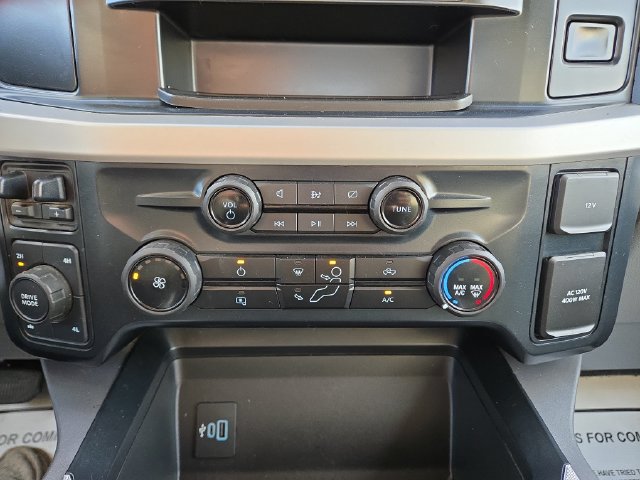Used 2023 Ford F350 4x4 Crew Cab Super Duty image 28