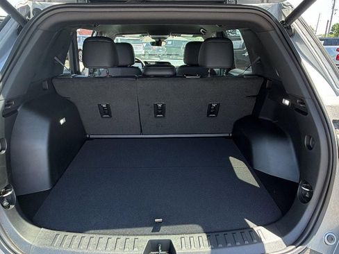 New 2026 Chevrolet Equinox LT w/ Convenience Package II AWD/4WD image 10