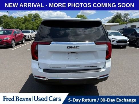 Used 2025 GMC Yukon Elevation w/ Elevation Premium Package AWD/4WD image 9