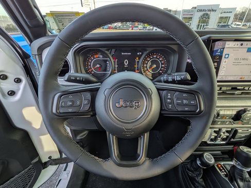 New 2026 Jeep Wrangler Unlimited Sport image 20