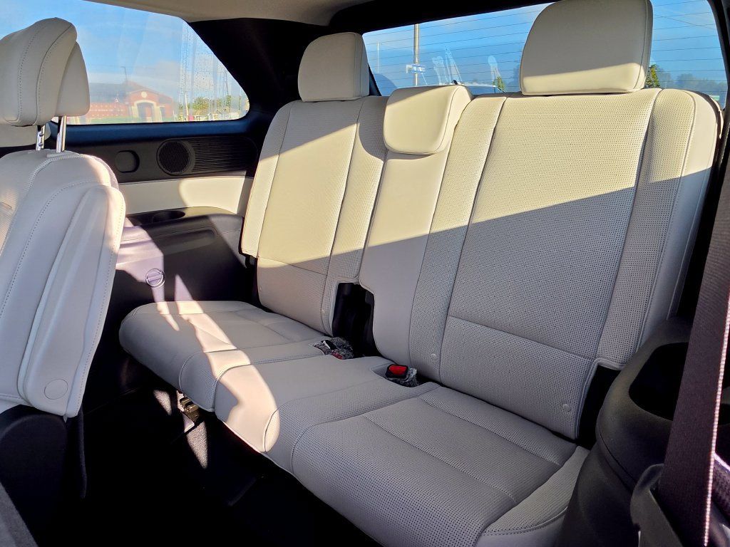 Used 2026 Hyundai Palisade Calligraphy FWD image 37