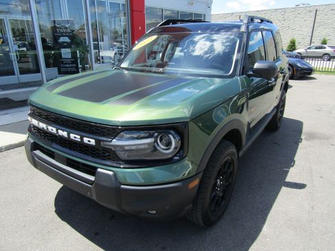 Used 2025 Ford Bronco Sport Badlands w/ Badlands Tech Package AWD/4WD image 2