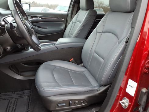 Used 2024 Buick Enclave Premium image 10