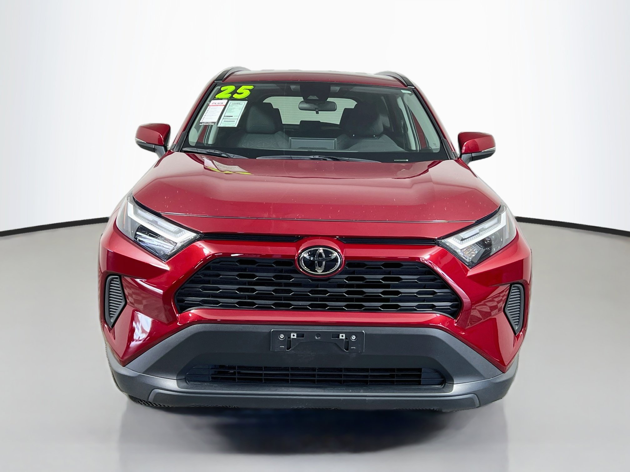 Used 2025 Toyota RAV4 XLE FWD image 11