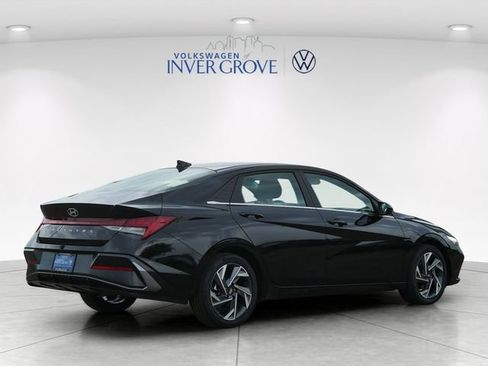 Used 2024 Hyundai Elantra SEL w/ Convenience Package FWD image 7