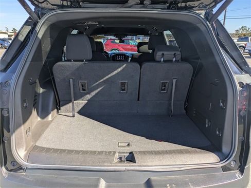 Used 2023 Chevrolet Traverse LT image 14