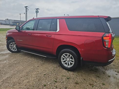 Used 2023 Chevrolet Suburban LT AWD/4WD image 7