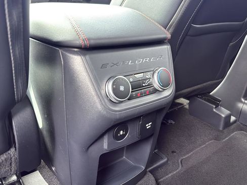 Certified 2025 Ford Explorer ST-Line w/ Premium Package image 28