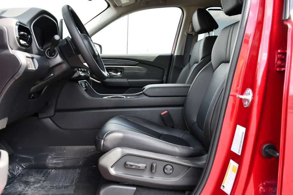 New 2026 Honda Pilot Touring image 13