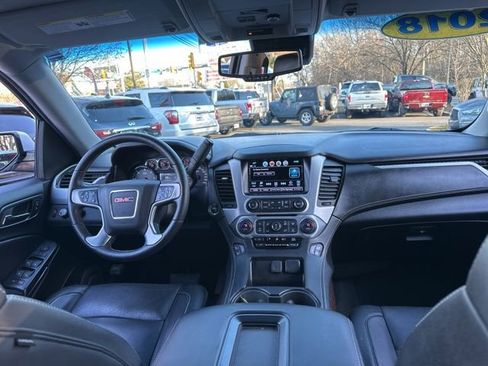 Used 2018 GMC Yukon SLT AWD/4WD image 12