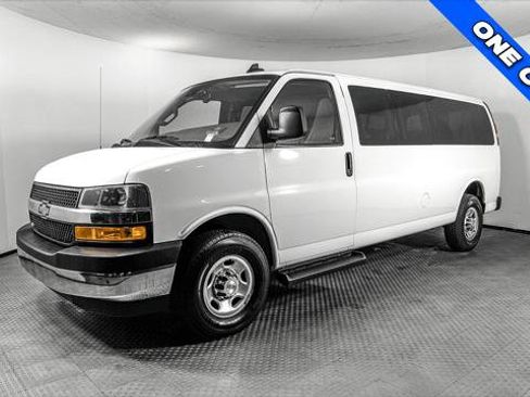 Used 2023 Chevrolet Express 3500 LT w/ LT Preferred Equipment Group RWD image 2