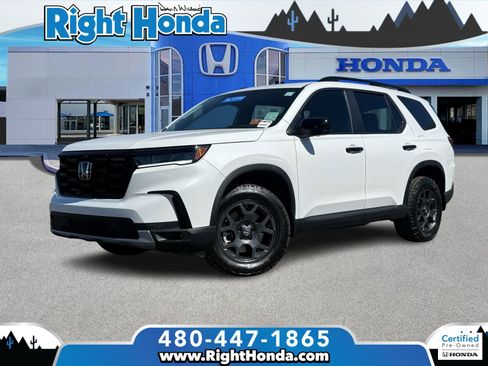 Used 2025 Honda Pilot TrailSport image 1