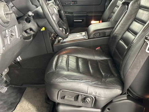 Used 2005 HUMMER H2 w/ Preferred Equipment Group image 8