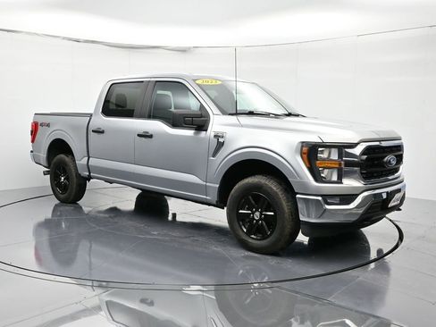 Used 2023 Ford F150 XLT image 3