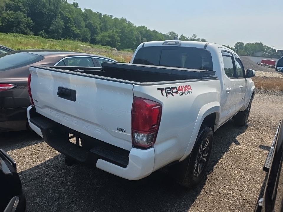 Used 2017 Toyota Tacoma TRD Sport w/ Tow Package (A/T) AWD/4WD image 2
