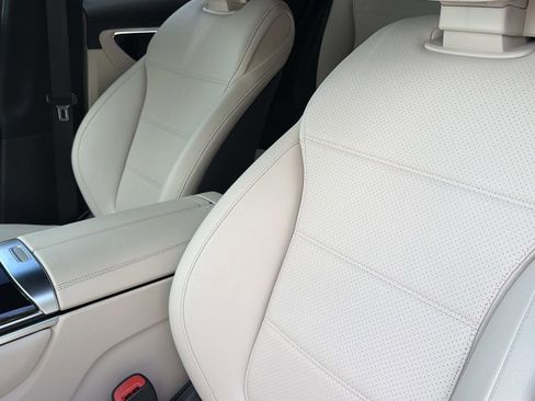 Certified 2023 Mercedes-Benz GLC 300 image 17