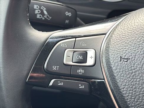 Used 2020 Volkswagen Tiguan SE FWD image 26
