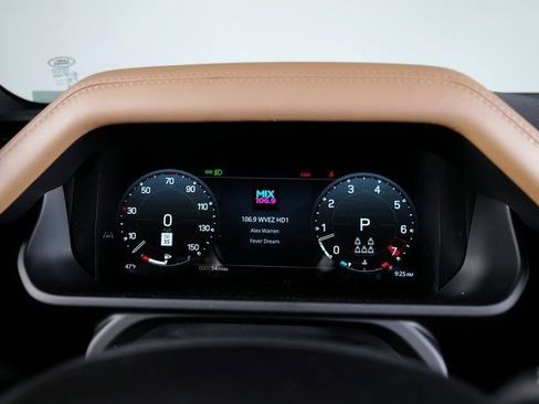 New 2026 Land Rover Defender 130 X-Dynamic SE image 20