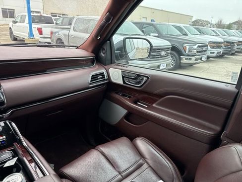 Used 2018 Lincoln Navigator Black Label image 15