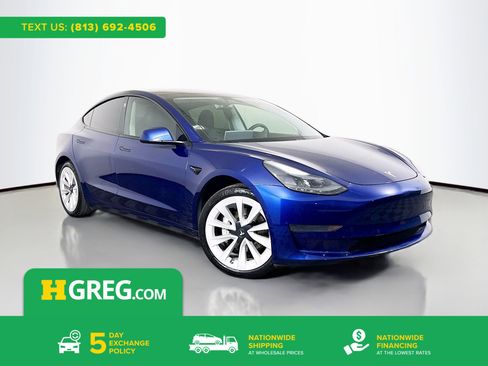 Used 2021 Tesla Model 3 Standard Range Plus image 1