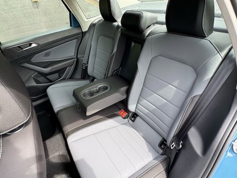 New 2025 Volkswagen Jetta SE image 18