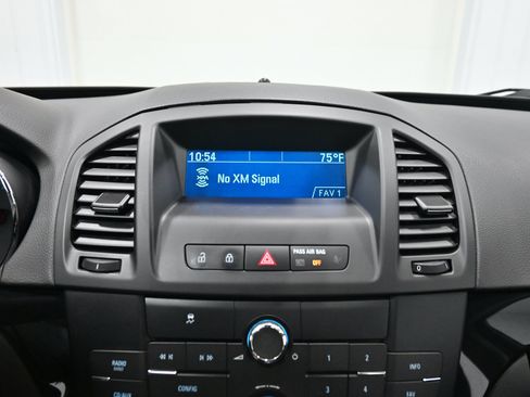 Used 2011 Buick Regal CXL w/ RL2 Preferred Equipment Group FWD image 9