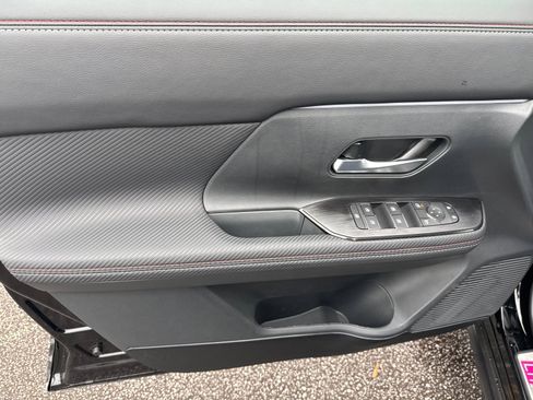 New 2026 Nissan Kicks SR w/ Illumination Package image 10