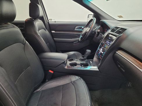 Used 2016 Ford Explorer Limited image 21