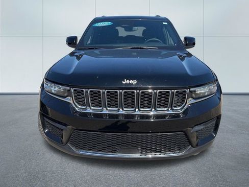 Used 2024 Jeep Grand Cherokee Laredo w/ Trailer Tow Package AWD/4WD image 6