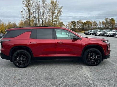 Certified 2024 Chevrolet Traverse RS image 2