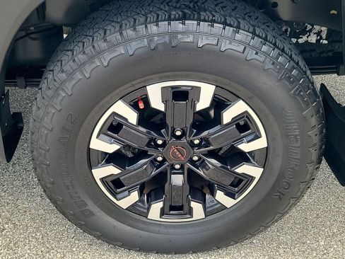 Used 2023 Nissan Frontier PRO-4X w/ Pro Convenience Package AWD/4WD image 8