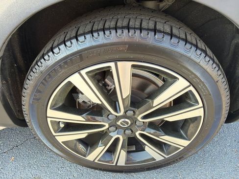 Used 2021 Volvo V60 T5 Cross Country w/ Lounge Package image 20