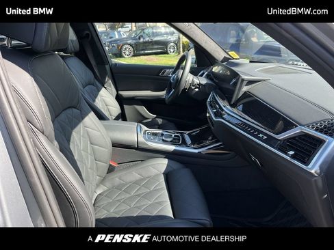 Used 2024 BMW X7 xDrive40i w/ M Sport Package AWD/4WD image 21