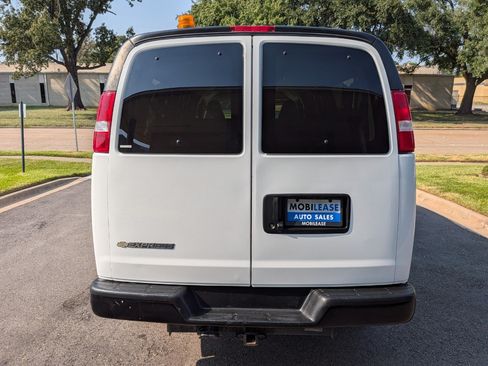 Used 2023 Chevrolet Express 3500 LS RWD image 6