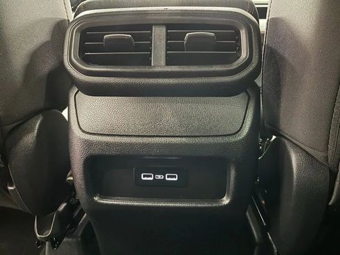 Used 2023 Honda Pilot Sport image 21