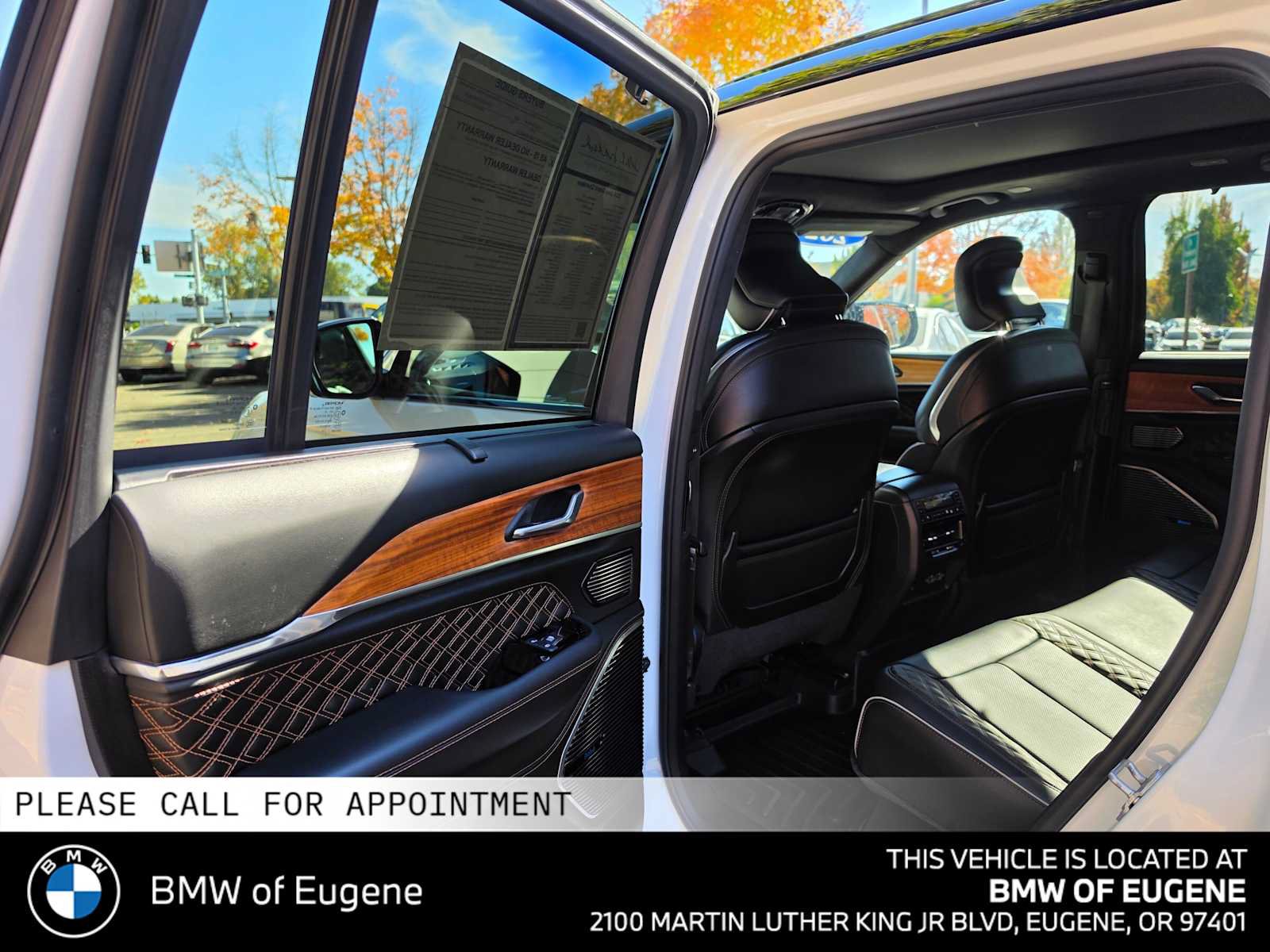 Used 2024 Jeep Grand Cherokee Summit AWD/4WD image 19